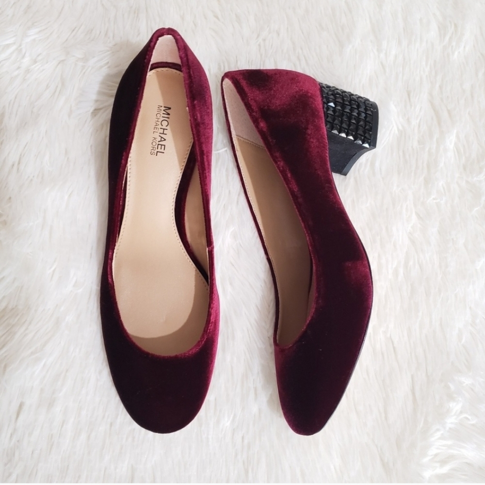 NIB MICHAEL Michael Kors Arabella Velvet Heels - Picture 4 of 5